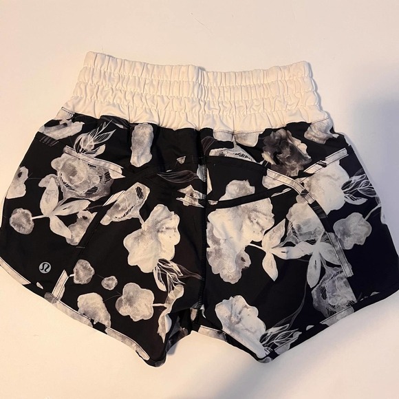 Lululemon Run Track Shorts 4 NWOT - Picture 10 of 14